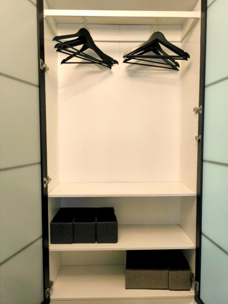 Einrichtung_Kleiderschrank